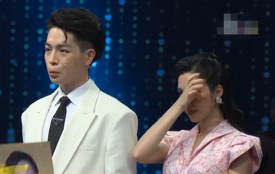 Mẹ Hương Giang khóc lạc giọng: Con tôi không bình thường, tôi chỉ cần người chăm sóc nó-5