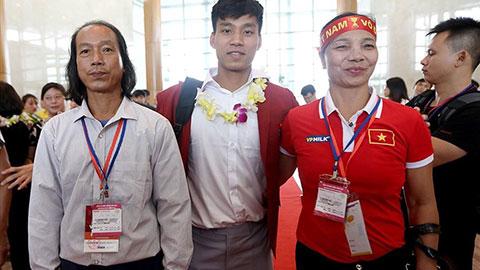 Cầu thủ Văn Thanh tâm sự về người cha vừa qua đời: Tôi muốn bố tự hào về thằng Thanh của ông-3