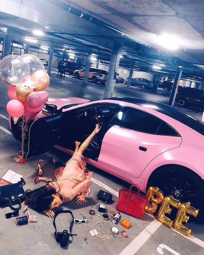 Đưa con trai đi học, Phạm Hương tiện thể khoe luôn xế hộp sang chảnh-6