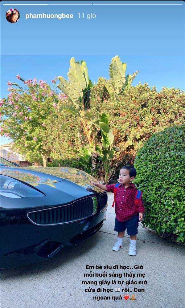 Đưa con trai đi học, Phạm Hương tiện thể khoe luôn xế hộp sang chảnh-1