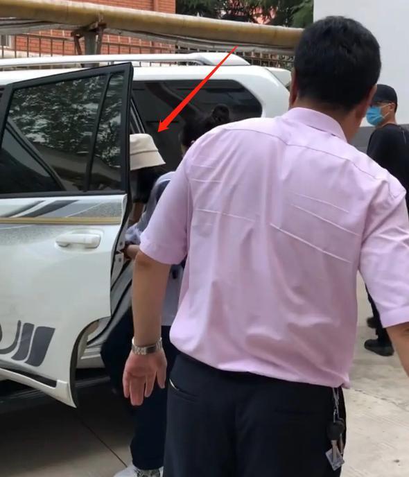 Thần đồng diễn xuất Trương Tử Phong bị tố có chút tiếng đã mắc bệnh ngôi sao-2