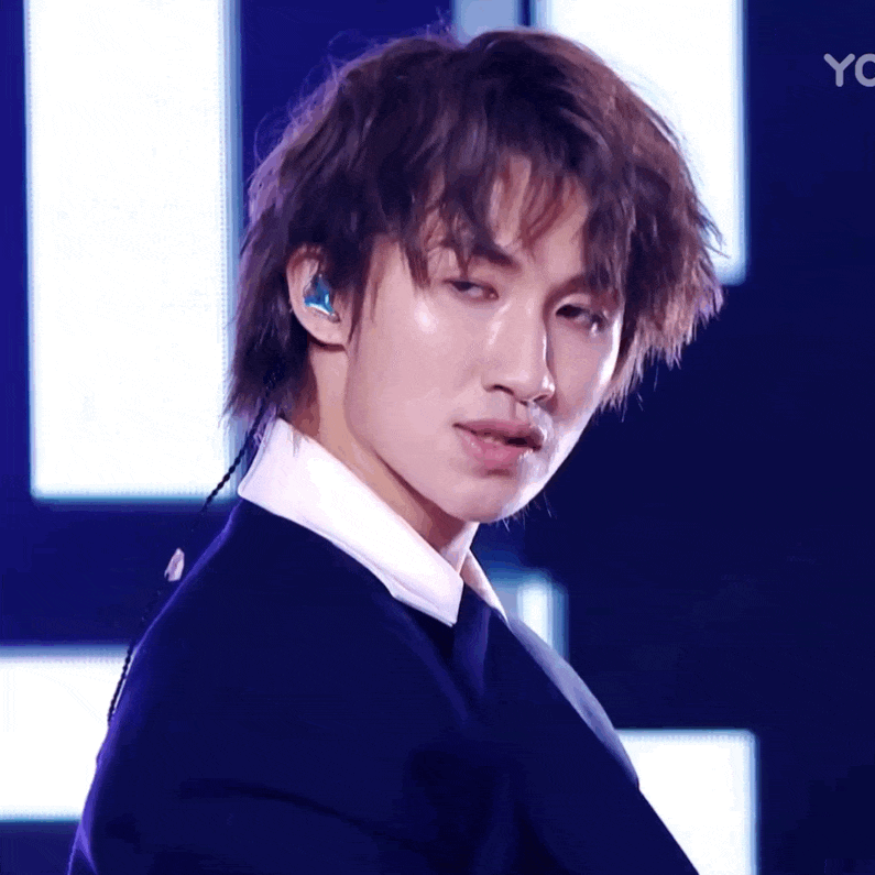 Nam idol Trung Quốc nổi tiếng nhờ ngoại hình giống hệt Lee Kwang Soo-1