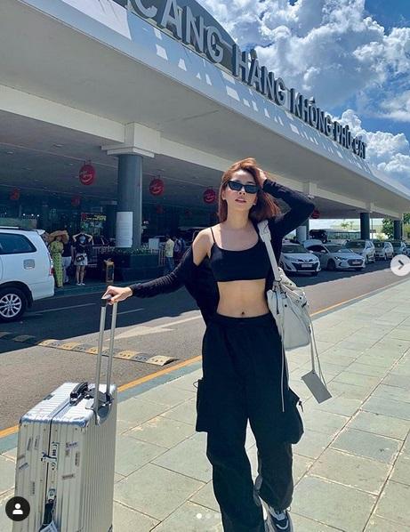 Chi Pu - Thúy Vi khoe eo triệt để với áo croptop nhưng nàng sexy - người năng động-3