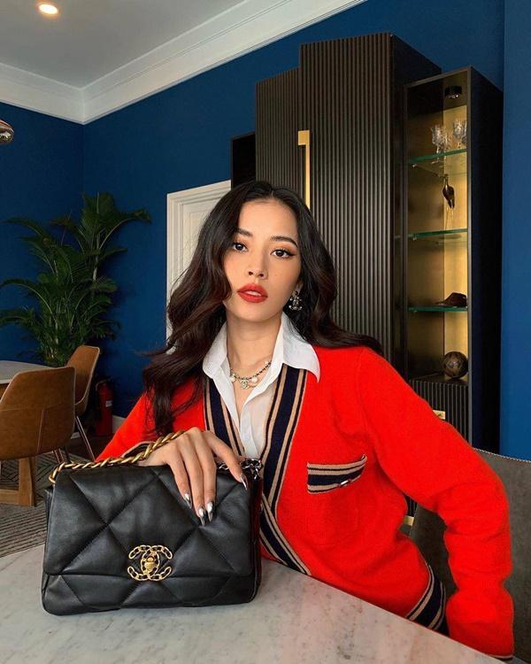 Mặc hội chị em móng dài vuốt bạc, Ngọc Trinh chỉ mê mẩn mẫu móng bình dân-5