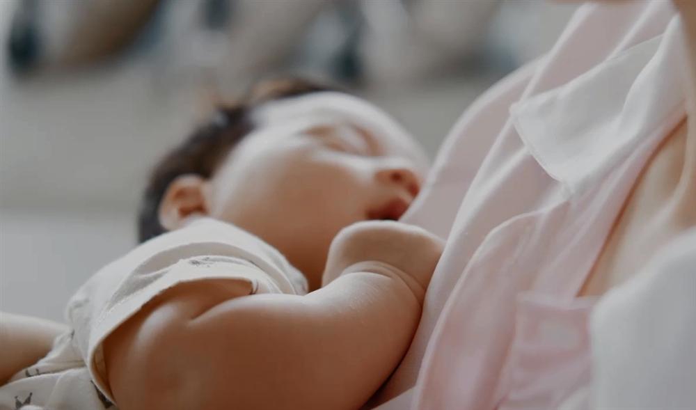 HOT: Lộ diện quý tử mới sinh của hoa hậu Đặng Thu Thảo-3