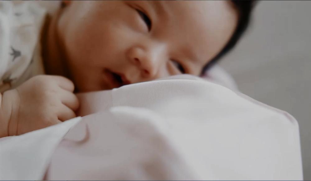 HOT: Lộ diện quý tử mới sinh của hoa hậu Đặng Thu Thảo-6