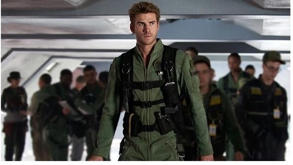 Independence Day: Resurgence (2016): Sinh vật ngoài hành tinh xâm lăng Trái Đất thêm một lần nữa với một con tàu khổng lồ thay vì mấy chiếc nhỏ hơn trong phần đầu. Các nhân vật chủ chốt đều trở lại, ngoại trừ Will Smith đã rời dự án do bất đồng về thù lao. Quy mô hơn, đông đảo hơn, nhiều mối nguy hơn, nhưng bộ phim giống như phần kế tiếp của Starship Troopers (1997) hơn là Independence Day (1996). Kỹ xảo rất ấn tượng không thể bù đắp cho kịch bản yếu kém. Sinh vật ngoài hành tinh được xây dựng quá hùng mạnh, nên bất cứ nhân vật nào sống sót cũng thật khó tin.