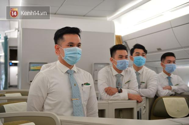 Chuyến bay đến Guinea Xích Đạo qua lời kể của tiếp viên 4 lần đưa đồng bào về nước mùa dịch: Tôi sợ chứ, nhưng...-3