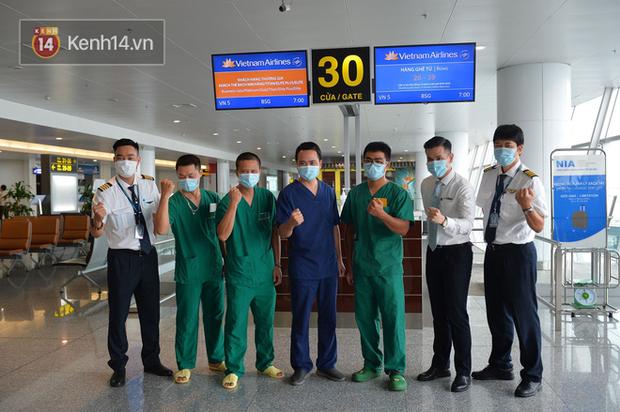 Chuyến bay đến Guinea Xích Đạo qua lời kể của tiếp viên 4 lần đưa đồng bào về nước mùa dịch: Tôi sợ chứ, nhưng...-6