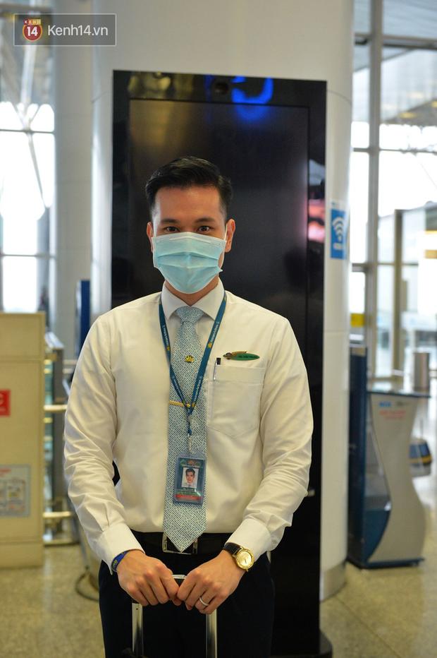 Chuyến bay đến Guinea Xích Đạo qua lời kể của tiếp viên 4 lần đưa đồng bào về nước mùa dịch: Tôi sợ chứ, nhưng...-7