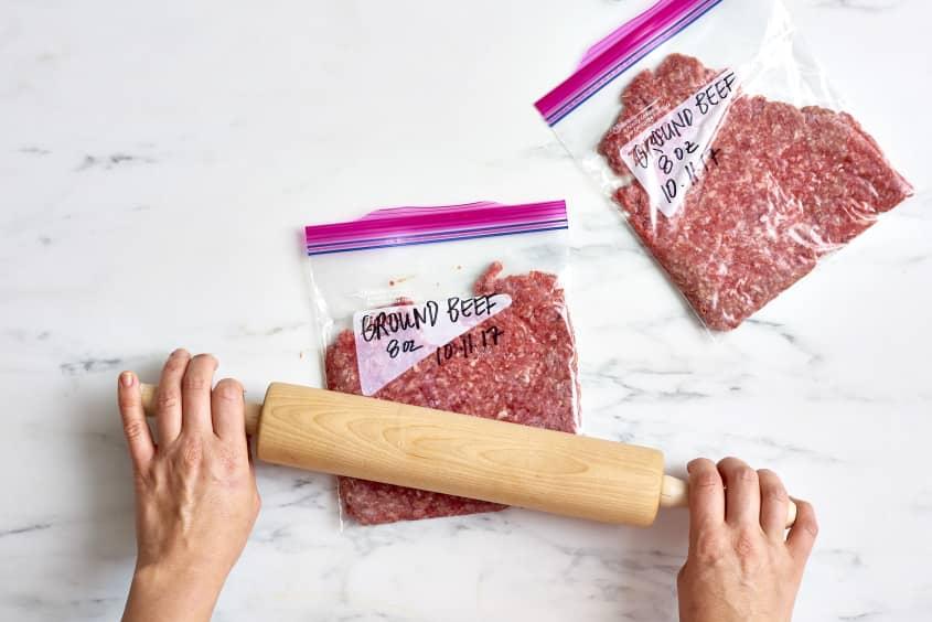 Mách chị em 3 cách rã đông thịt bò dễ ợt lại không làm mất chất dinh dưỡng-1