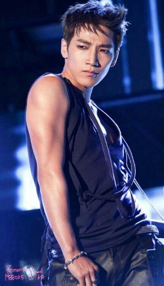 Sự cố sân khấu kinh hoàng của nghệ sĩ-4