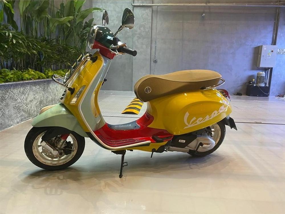 Chiếc xe máy đầu tiên xuất hiện trong gara của vợ chồng Cường Đô La giá bao nhiêu?-10