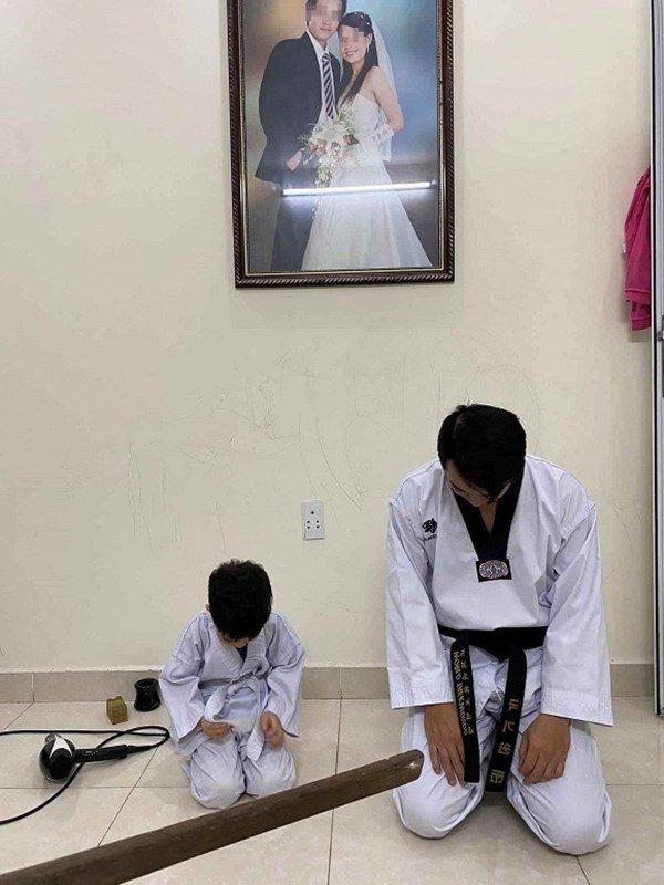 Đi dạy về muộn, võ sư đai đen bị vợ bắt quỳ gối trước ảnh cưới: Khổ lắm ai ơi!-1