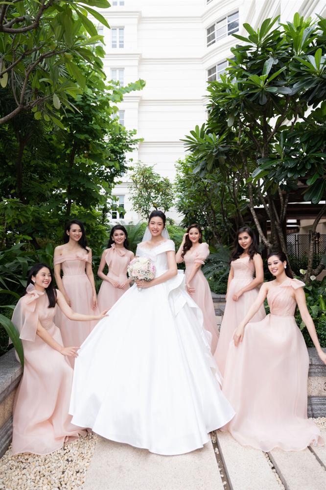 SAO MẶC ĐẸP: Thúy Vân hóa công chúa - Hòa Minzy rực rỡ đúng chất chị đại Hoa dâm bụt-1