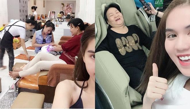 Ngọc Trinh ngồi xổm đi giày cho mẹ kế, sắm từ đồng hồ đến nước hoa hàng hiệu-6