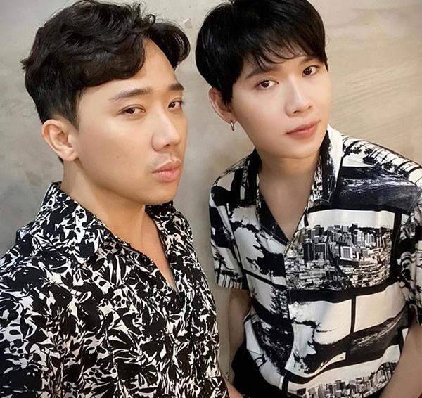 Sơn Tùng M-TP, Isaac khoe vẻ phong trần với mốt áo sơ mi họa tiết-6