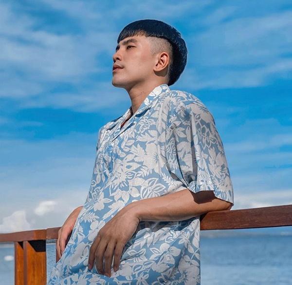 Sơn Tùng M-TP, Isaac khoe vẻ phong trần với mốt áo sơ mi họa tiết-3