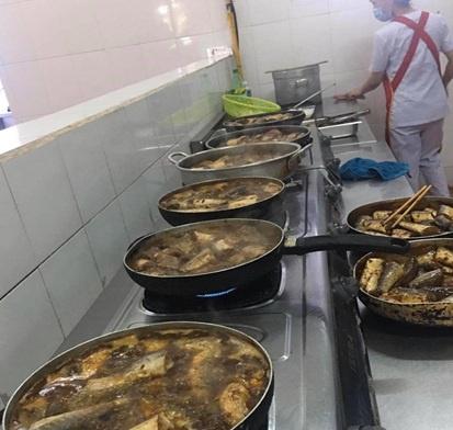 Những suất ăn đầy đủ dinh dưỡng trong khu cách ly Bệnh viện C Đà Nẵng-4