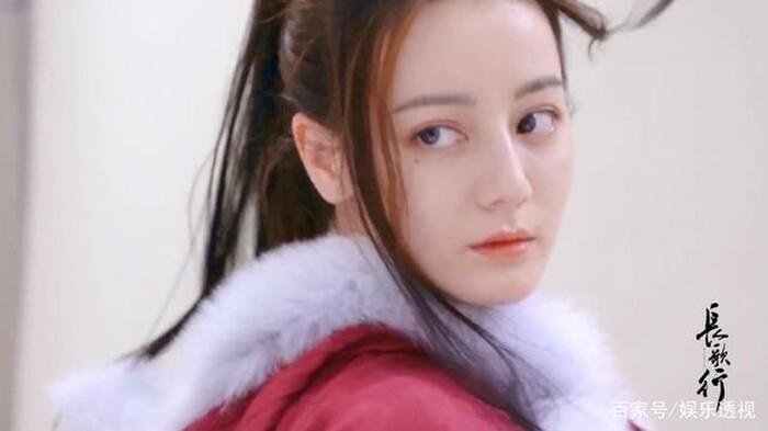 Tạo hình trong Trường ca hành của Địch Lệ Nhiệt Ba đụng hàng với Dương Mịch, Triệu Lệ Dĩnh-7