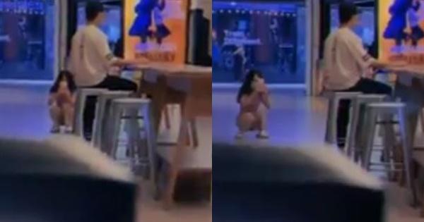 Bạn gái có tâm nhất quả đất, bò trườn đủ 1.000 kiểu khắp rạp phim chụp ảnh cho bạn trai-1