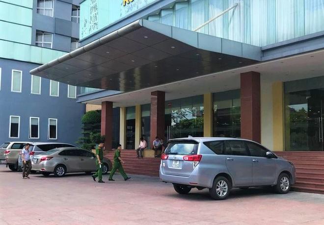 Nghệ An: Bé trai 5 tuổi rơi từ tầng 9 khách sạn xuống đất tử vong-1