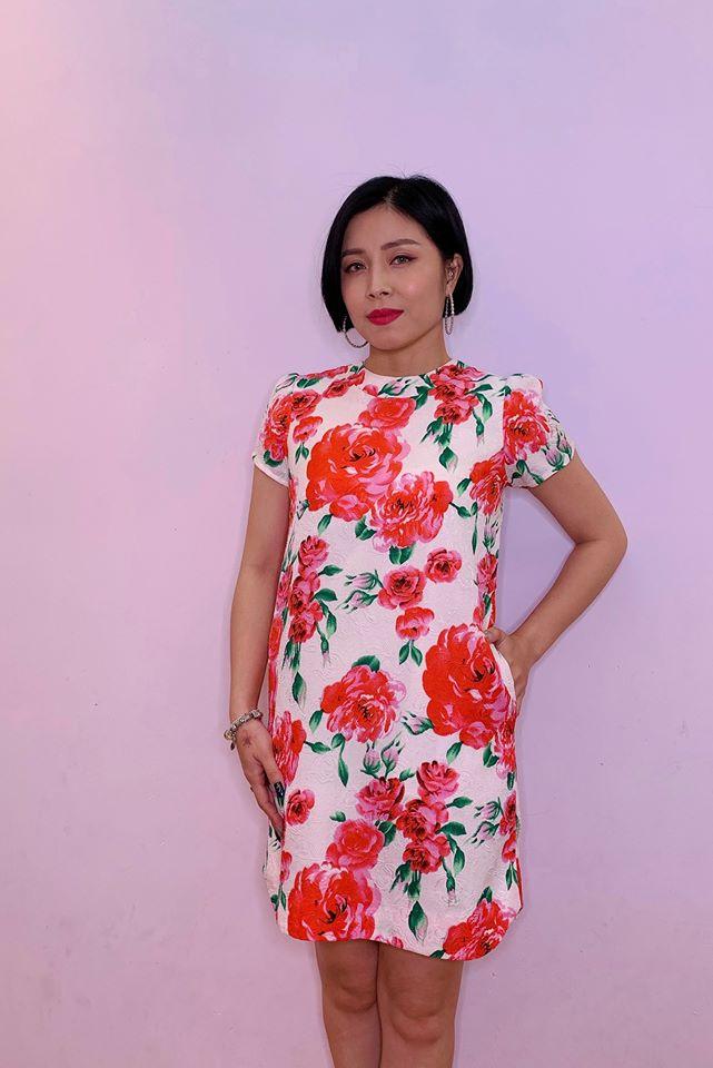 Che đậy kiểu nào MC Hoàng Linh cũng để lộ bụng to bất thường-10