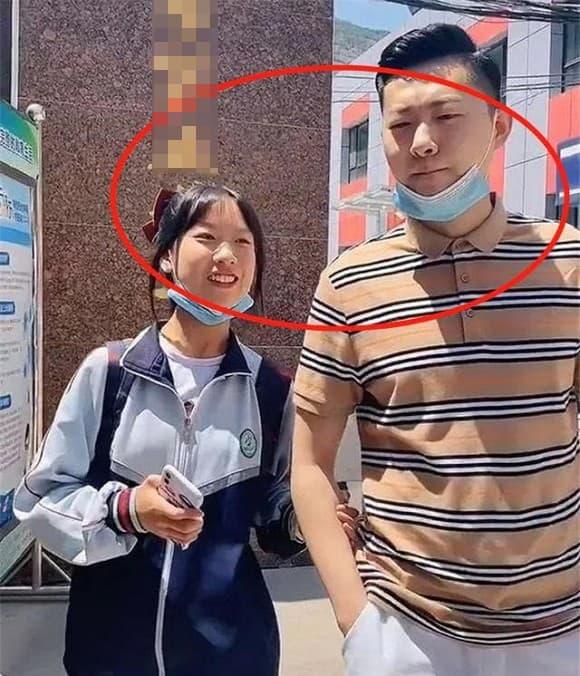 Phát sốt ông ngoại U60 quá trẻ đẹp, nhìn con rể còn sốc hơn-7