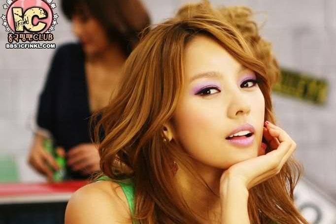 Nhan sắc đẹp từ trứng nước của biểu tượng sexy xứ Hàn Lee Hyori-9