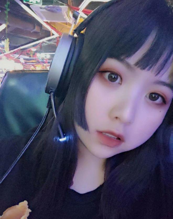 Thanh niên bị ném đá vì đăng đàn chê bạn gái quen qua mạng ngoài đời có nhan sắc không giống trên ảnh-1