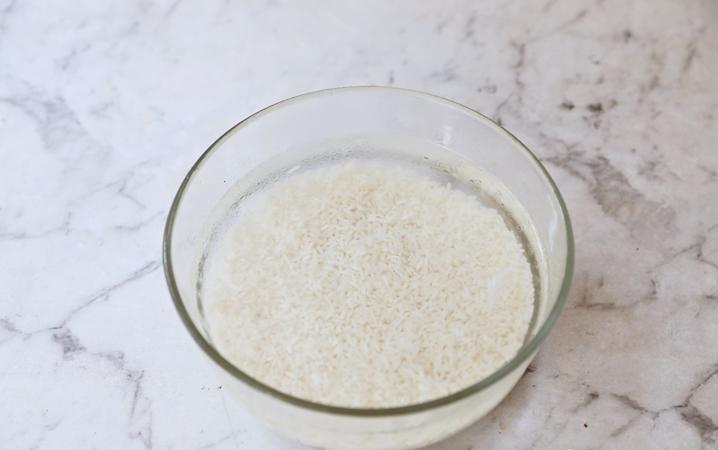 Không có lò nướng cũng chẳng hề chi khi tôi vẫn làm được món bánh gạo sữa ngon hoàn hảo thế này!-1