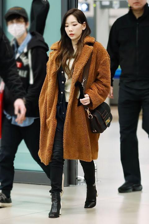 Bí quyết giúp Taeyeon nổi bật tại sân bay-1