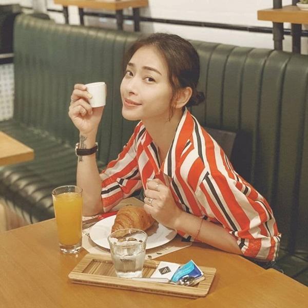 Ngô Thanh Vân thảnh thơi cafe cuối tuần, khép lại tin sao Việt