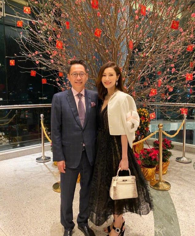 So kè nhan sắc những nàng dâu hào môn của làng giải trí Hoa ngữ-16