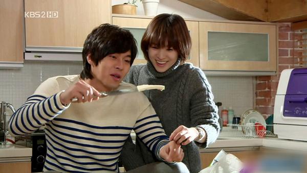 Loạt khoảnh khắc ngọt ngào giữa Song Hye Kyo - Hyun Bin sau 10 năm xem lại vẫn mê mẩn-17