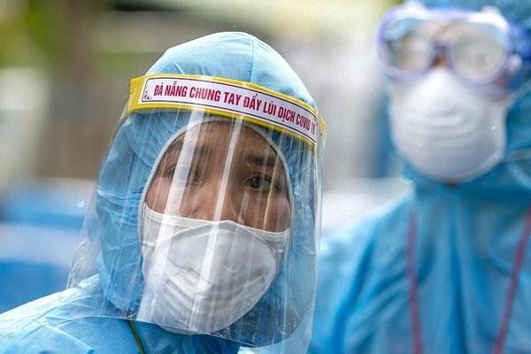 Bà lão nghèo vừa chửi vừa chia xôi cho người đàn ông tâm thần: Sài Gòn lạ kỳ mà ấm áp ghê-4