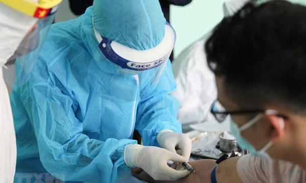 GS Nguyễn Thanh Long: Không được bỏ sót các trường hợp nghi ngờ vì 40% ca bệnh Covid-19 không có triệu chứng-2
