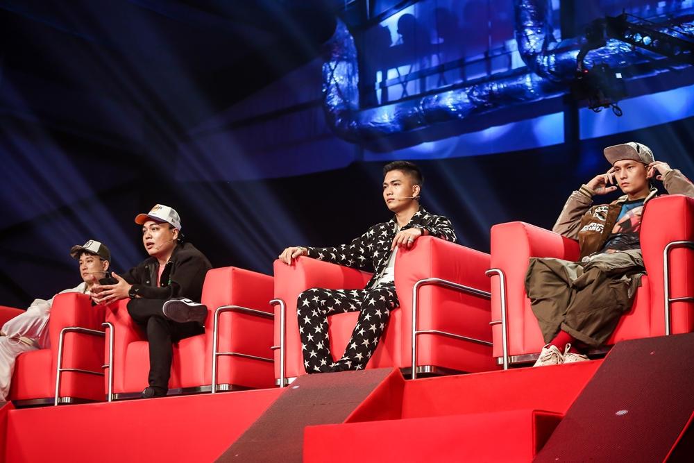 Á hậu Kiều Loan diện váy đuôi cá, bắn rap mắng kẻ chê mình chân dài não ngắn-1