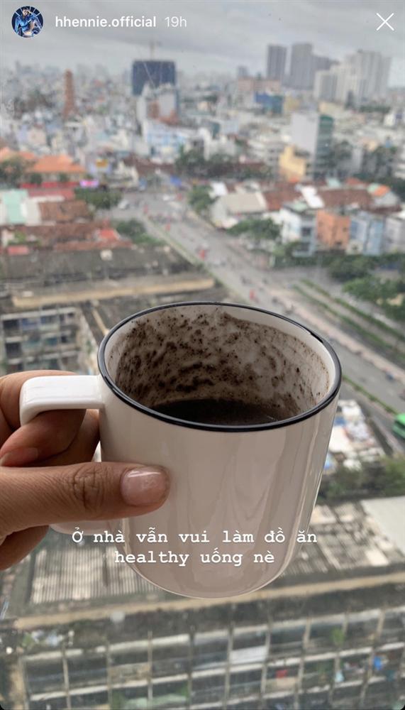 Hết khoe mâm cơm xịn sò, HHen Niê còn quay clip dạy từ đầu đến cuối cách làm ngũ cốc đặc biệt để ăn sáng-3