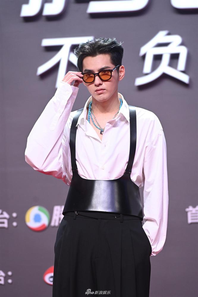 Đường Yên lộ miếng dán ngực, Địch Lệ Nhiệt Ba bị chê già trên thảm đỏ-6