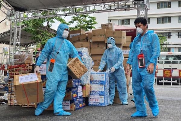 96 giờ thi công bệnh viện dã chiến 2.000 giường ở Đà Nẵng-17