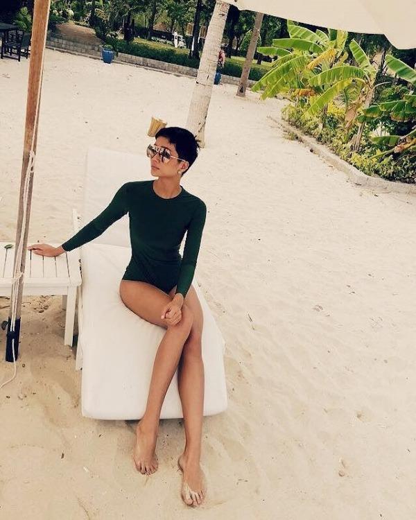 Bị chê vừa đen vừa xấu, HHen Niê quyết tâm tắm nắng cho đen thêm-15