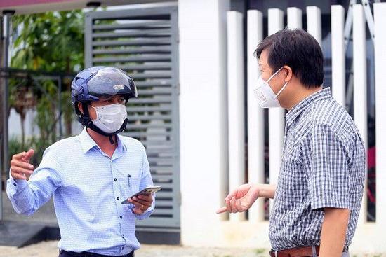 Không chỉ bệnh viện, mầm bệnh đã vào cộng đồng, chuyên gia cảnh báo: 'Không cho ai đến nhà mình'