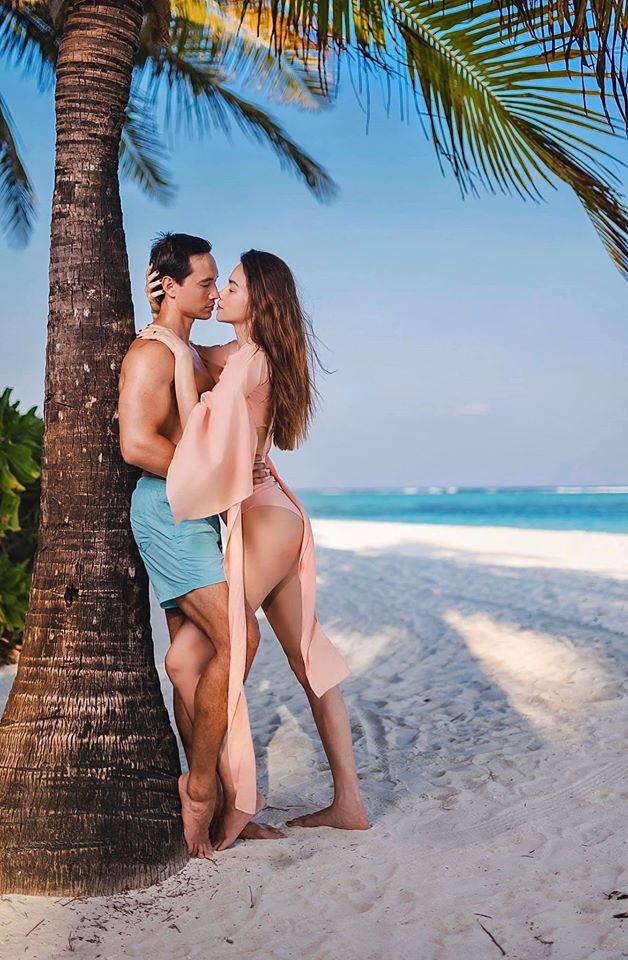 Bỏng mắt với loạt ảnh âu yếm nóng bỏng của Kim Lý - Hồ Ngọc Hà-19