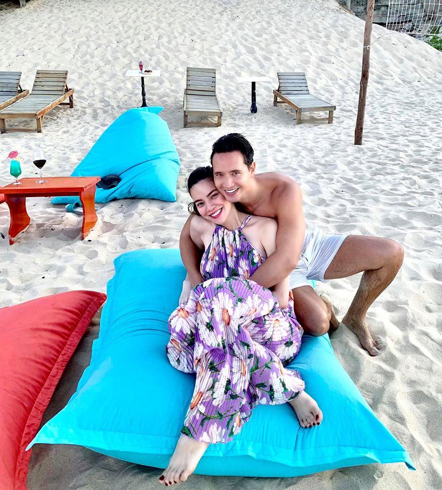 Bỏng mắt với loạt ảnh âu yếm nóng bỏng của Kim Lý - Hồ Ngọc Hà-21