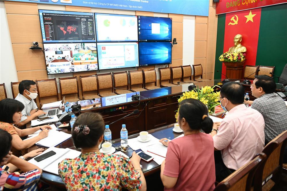 200 phút hội chẩn Covid-19 của chuyên gia đầu ngành: Không bỏ lọt chân tơ kẽ tóc!-1