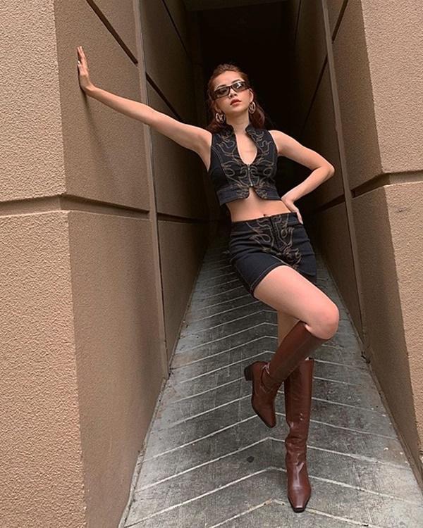 Chi Pu chăm chỉ diện trang phục khoe body thon gọn, nuột nà.