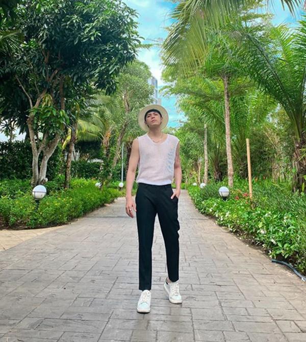 Noo Phước Thịnh khoe ảnh đi du lịch nghỉ dưỡng sang chảnh.