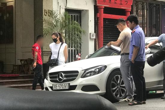 Lưu Đê Ly và antifan ẩu đả, giật tóc trên phố Hàng Buồm: Công an vào cuộc, nhân chứng tường trình