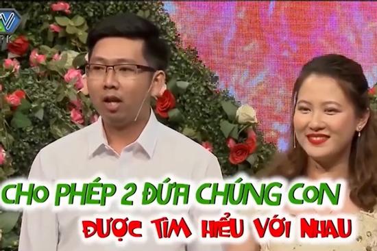 Cô gái xin nhà trai cho 'bắt rể' ngay trên sân khấu hẹn hò